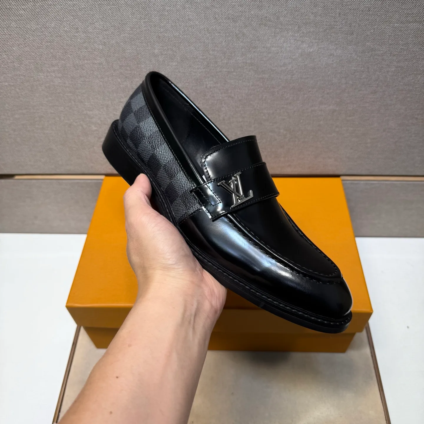 Men's men's shoes 💰pp462【LV～】Men's casual leather shoes 2025z cabinet sales simultaneously 🔶Size: 39-44#️⃣ 🔷2 colors🔜The upper is made of multi-material splicing➕Cow leather lining, comfortable and breathable, sole: original comfortable and wear-resistant outsole, ⚠️real thing📱photographed🎬real thing is better📢📢📢